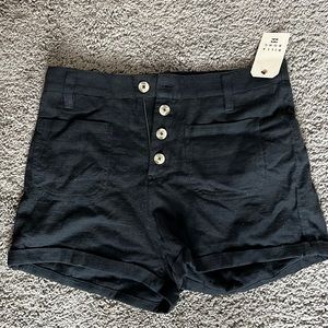 Billabong ladies linen shorts size 29 new tags